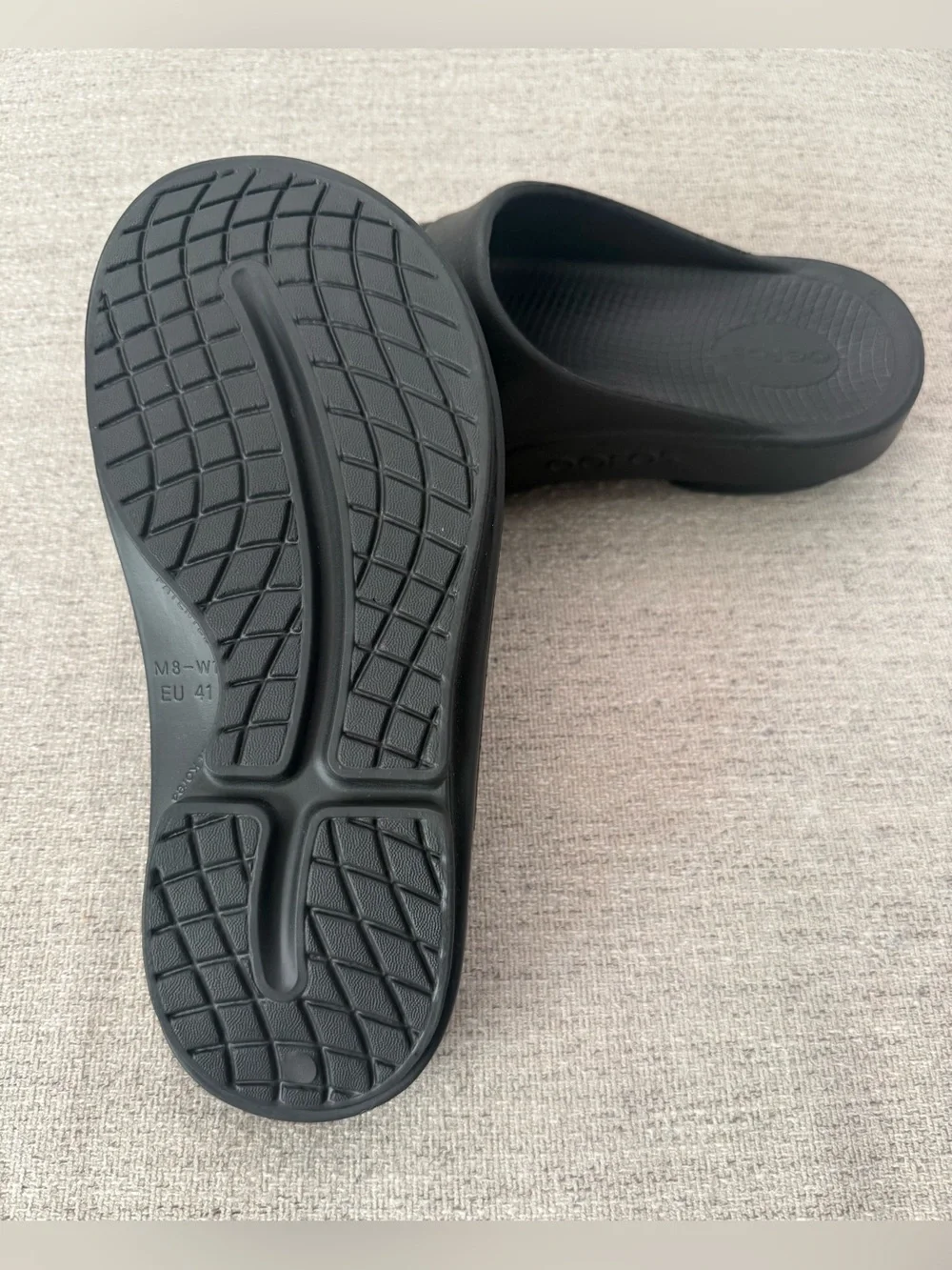 OOFOS comfortable slip